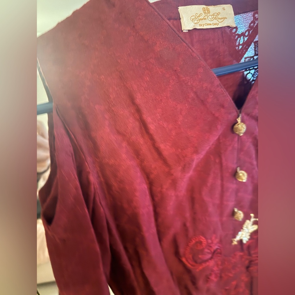 Elegant Maroon Kurta with Lace Detailing - Picture 3 of 4